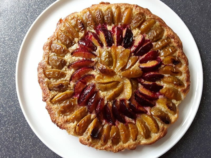 Cliquez pour zoomer ! Tarte briochée aux prunes avec streusel Thermomix par PATROCHAT
