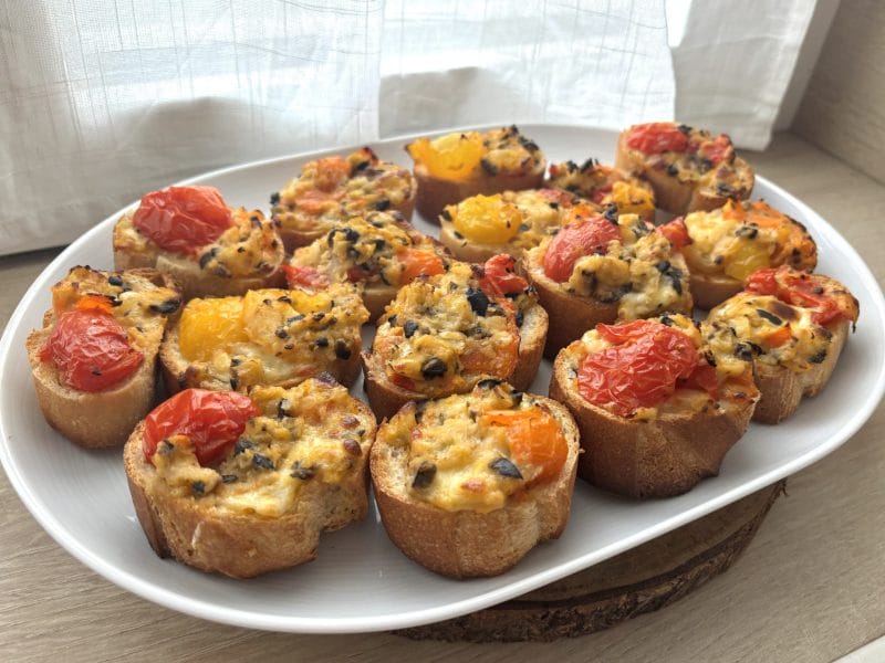 Cliquez pour zoomer ! Crostini tomates, olives et mozzarella Thermomix par alison89