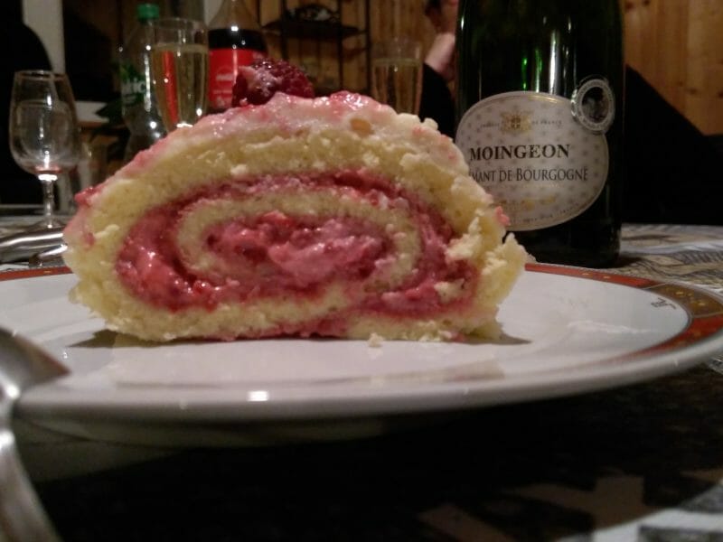 Cliquez pour zoomer ! Bûche de Noël framboises et chocolat blanc Thermomix par Eilec