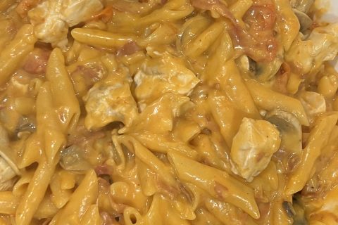 Cliquez pour zoomer ! Pennes au poulet, tomates et champignons Thermomix par christelle2107