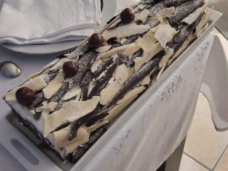 Cliquez pour zoomer ! Bûche forêt noire Thermomix par saulduf