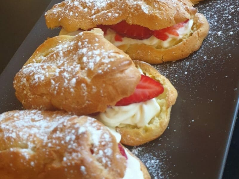Cliquez pour zoomer ! Éclairs fraises chantilly Thermomix par cycy31