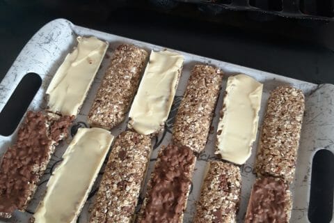 Cliquez pour zoomer ! Barres de céréales à l’avoine, noisettes, banane et chocolat Thermomix par Nanie🍫