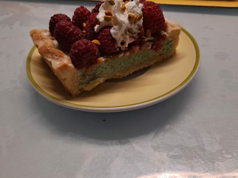 Cliquez pour zoomer ! Tartelettes framboises sur crème d’amande et pistache Thermomix par Nanie🍫