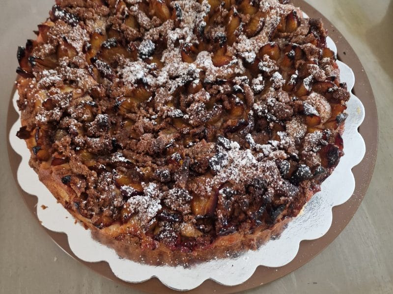 Cliquez pour zoomer ! Tarte briochée aux prunes avec streusel Thermomix par patricia_26