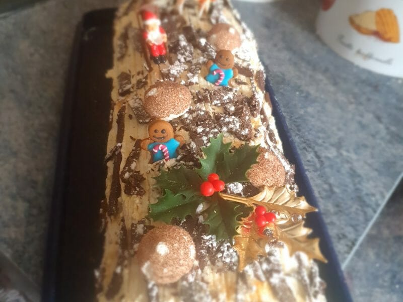 Cliquez pour zoomer ! Bûche forêt noire Thermomix par patricia_26