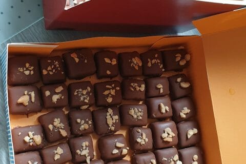 Cliquez pour zoomer ! Caramels aux cacahuètes enrobés de chocolat Thermomix par maud_250