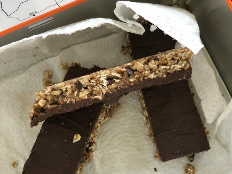 Cliquez pour zoomer ! Barres de céréales à l’avoine, noisettes, banane et chocolat Thermomix par mb64