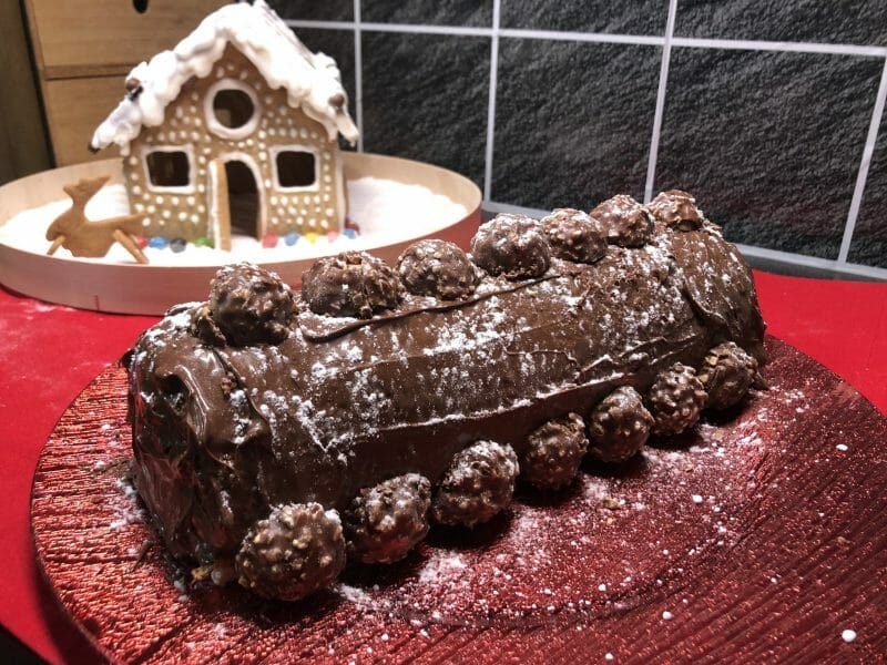 Cliquez pour zoomer ! Bûche Ferrero Rocher Thermomix par stephynorie