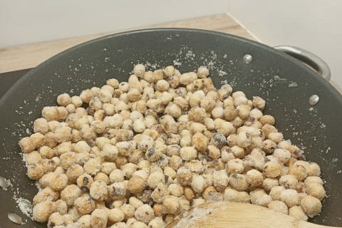 Cliquez pour zoomer ! Bûche pralinée aux éclats de noisettes caramélisés Thermomix par lislissss