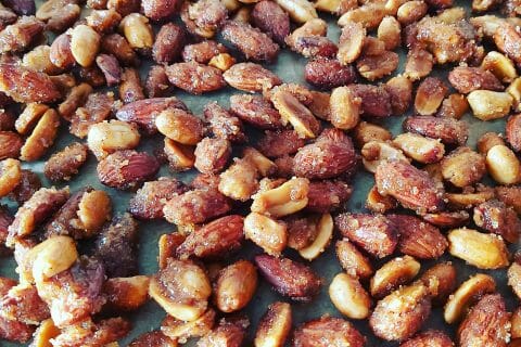 Cliquez pour zoomer ! Amandes grillées à la cannelle et au miel Thermomix par dorotheelaguepe