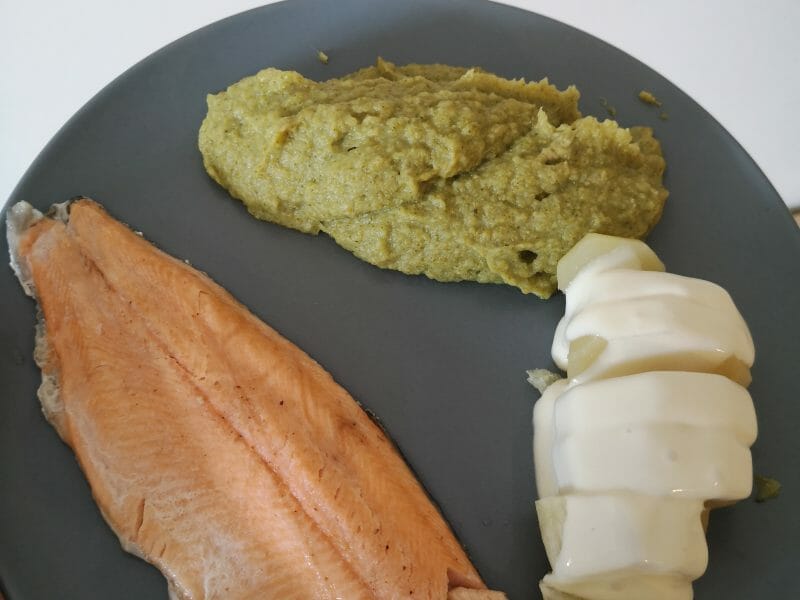 Cliquez pour zoomer ! Saumon sur purée de brocolis Thermomix par enileda33