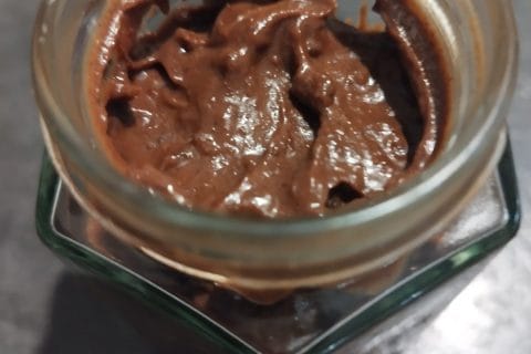 Cliquez pour zoomer ! Pâte à tartiner choco-noisettes et dattes Thermomix par jessg67