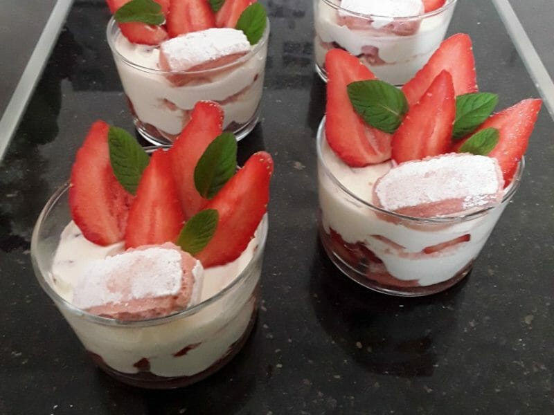 Cliquez pour zoomer ! Délices fraises et chocolat blanc Thermomix par rosettem