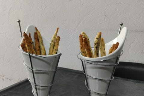 Cliquez pour zoomer ! Gressins parmesan basilic Thermomix par emilie_117