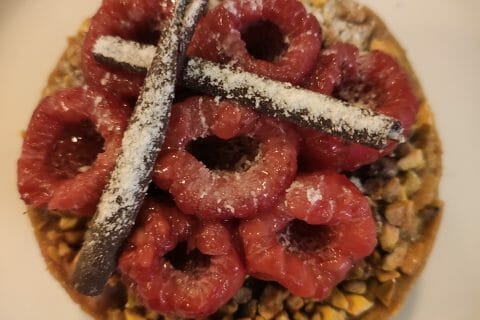 Cliquez pour zoomer ! Tartelettes framboises sur crème d’amande et pistache Thermomix par mirella70