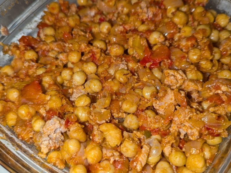Cliquez pour zoomer ! Mijoté de pois chiches à la tomate, thon et poivrons grillés Thermomix par gromulus42