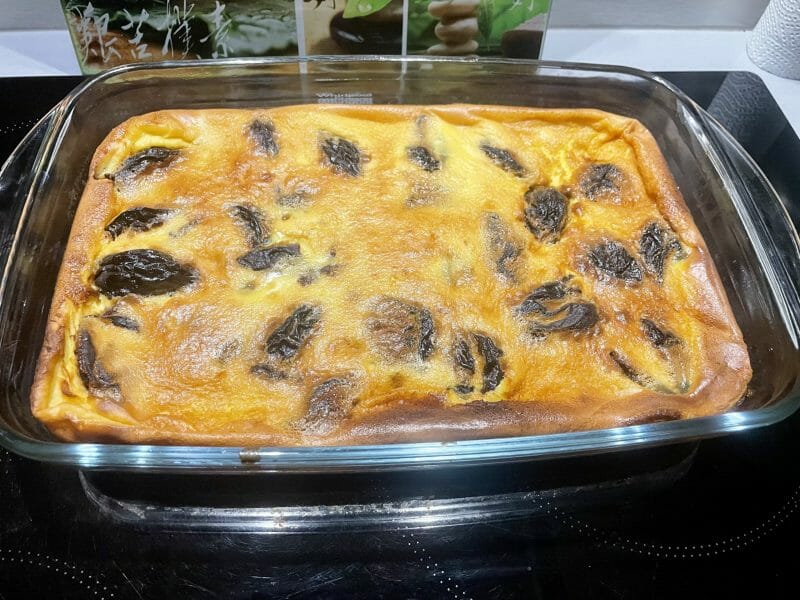 Cliquez pour zoomer ! Far breton aux pruneaux Thermomix par Celia Poupette