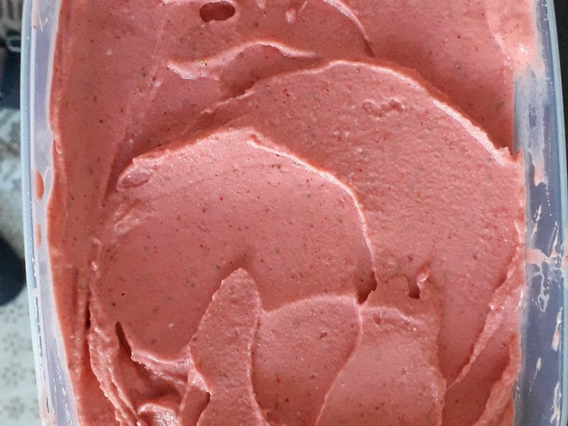 Cliquez pour zoomer ! Glace à la fraise Thermomix par cjo7