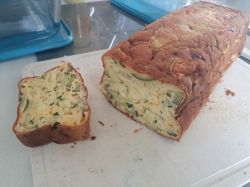 Cliquez pour zoomer ! Cake courgettes et cheddar Thermomix par laurejarny