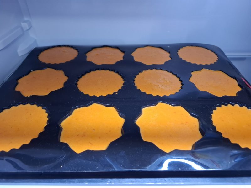 Cliquez pour zoomer ! Dômes à la mousse de poivrons et chèvre frais Thermomix par acm42