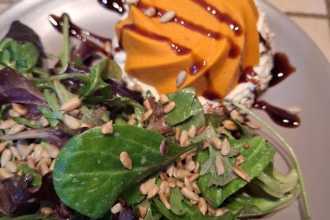 Cliquez pour zoomer ! Dômes à la mousse de poivrons et chèvre frais Thermomix par acm42