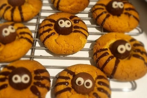 Cliquez pour zoomer ! Spider cookies – cookies araignées Thermomix par sarah_51