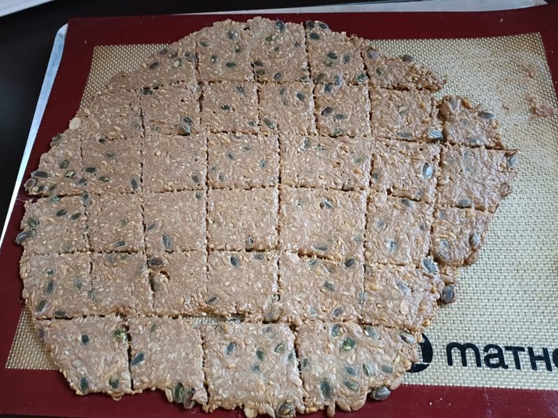 Cliquez pour zoomer ! Crackers salés à l’emmental et aux graines Thermomix par choupi 38