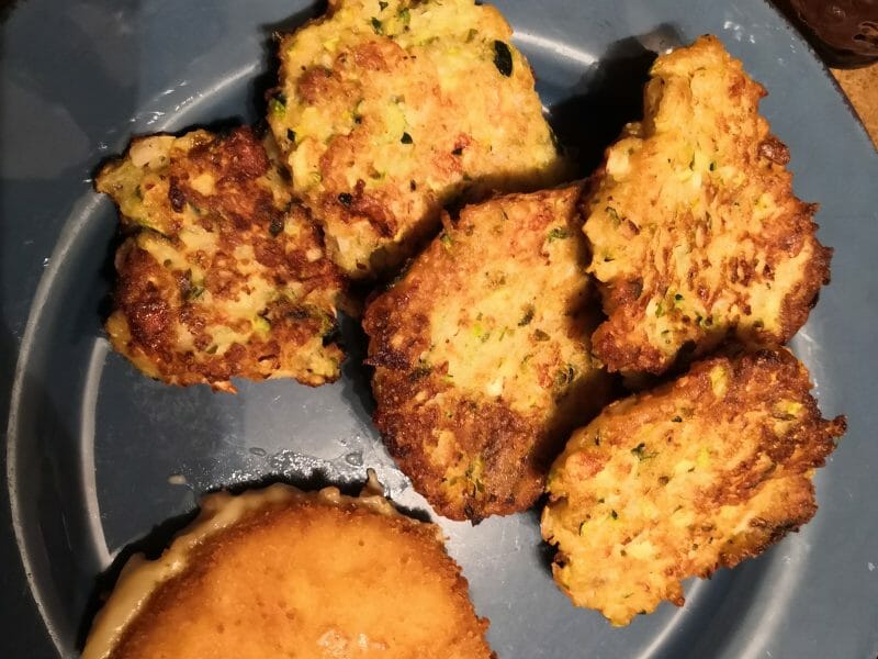 Cliquez pour zoomer ! Galettes de courgettes grecques Thermomix par cocomika31190@hotmail_fr