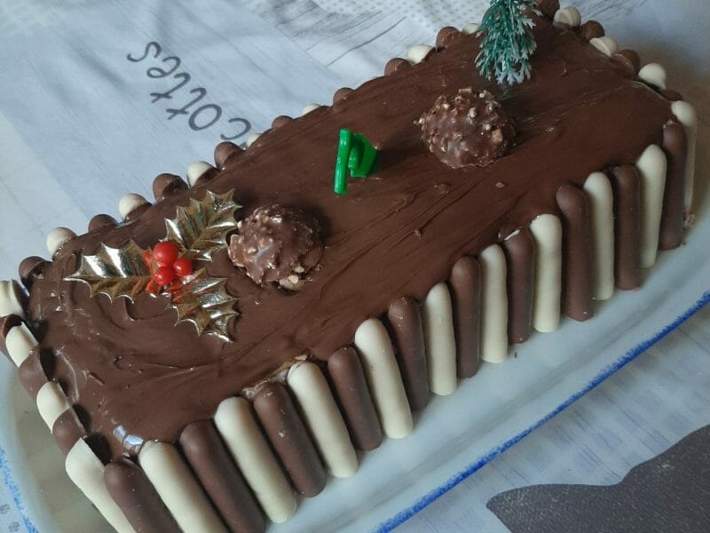 Cliquez pour zoomer ! Bûche Ferrero Rocher Thermomix par nathalie_89