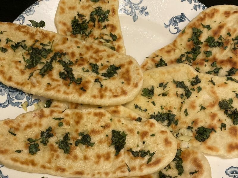 Cliquez pour zoomer ! Naans à l’ail et à la coriandre Thermomix par Émilie 🌸
