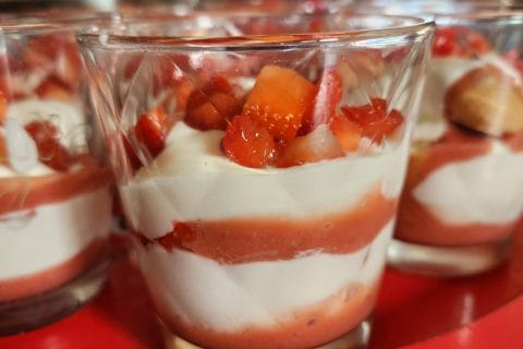Cliquez pour zoomer ! Tiramisu aux fraises en verrines Thermomix par Cofike