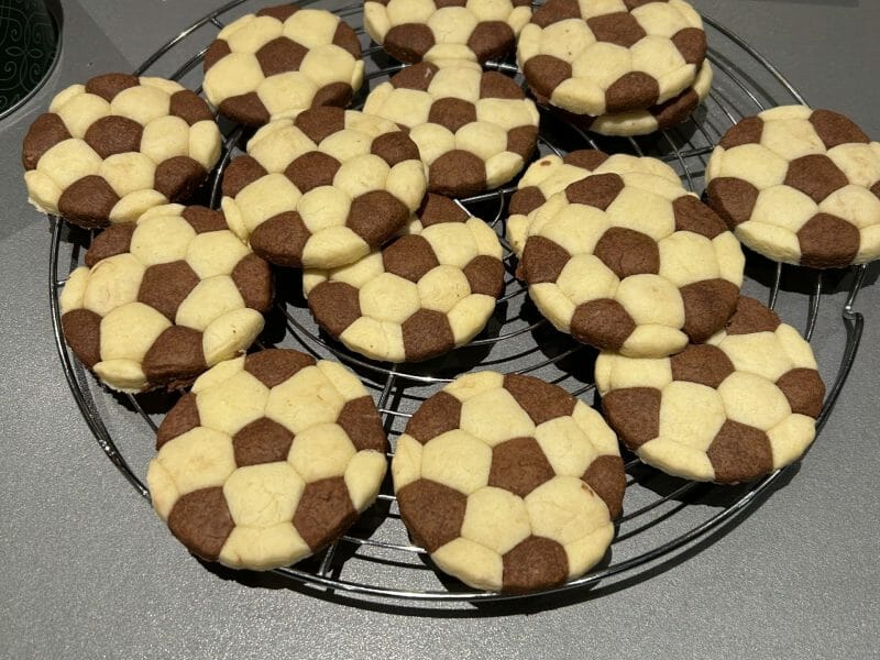 Cliquez pour zoomer ! Biscuits ballon de foot Thermomix par aurelie2211