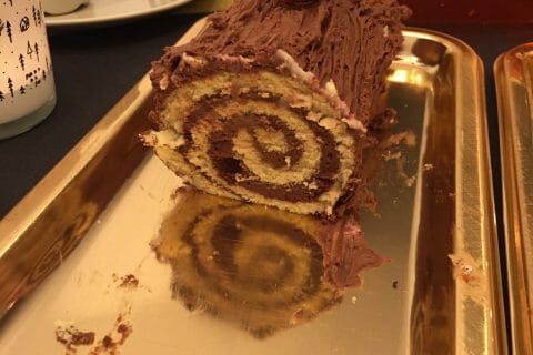 Cliquez pour zoomer ! Bûche de Noël framboises et chocolat blanc Thermomix par schmouzy