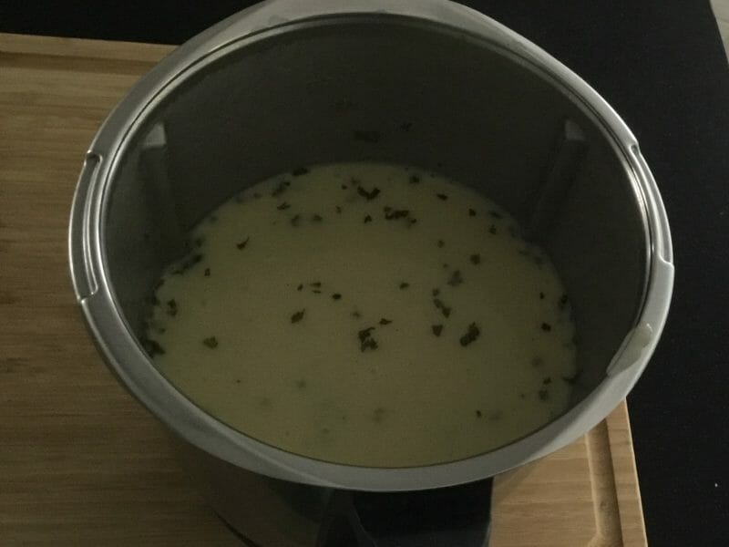 Cliquez pour zoomer ! Velouté à l’oignon et aux pommes de terre Thermomix par suzepaul