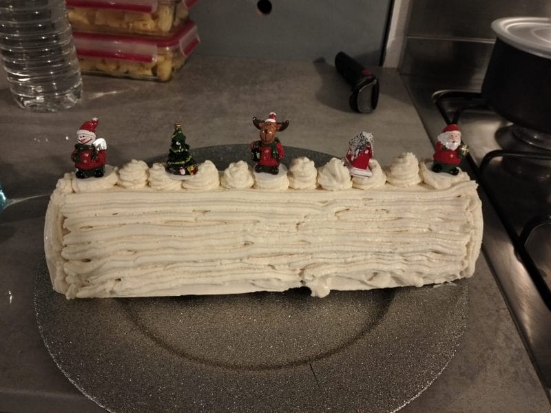 Cliquez pour zoomer ! Bûche vanille praliné Thermomix par Celia-27