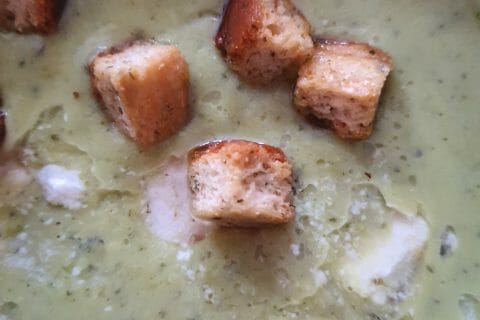 Cliquez pour zoomer ! Velouté de courgettes, petits pois et basilic Thermomix par kadrouchkaa