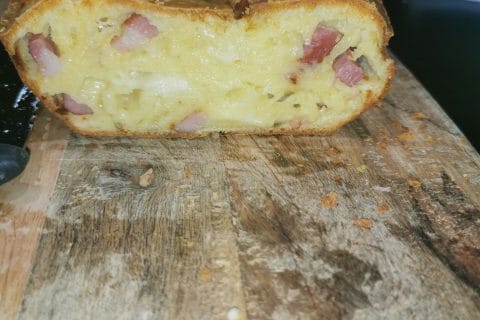 Cliquez pour zoomer ! Cake chèvre, noisettes et lardons Thermomix par munozcl