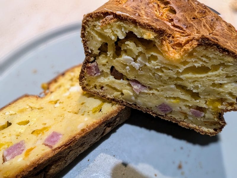 Cliquez pour zoomer ! Cake salé jambon fromage et olives Thermomix par lakike