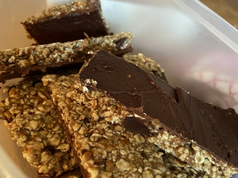 Cliquez pour zoomer ! Barres de céréales à l’avoine, noisettes, banane et chocolat Thermomix par noe_3