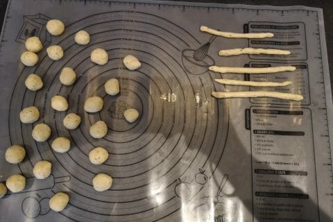 Cliquez pour zoomer ! Gressins parmesan basilic Thermomix par Syl Débutante TM6