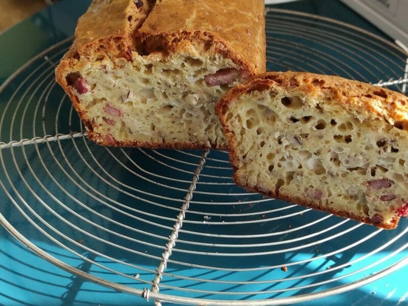 Cliquez pour zoomer ! Cake chèvre, noisettes et lardons Thermomix par lylafitt