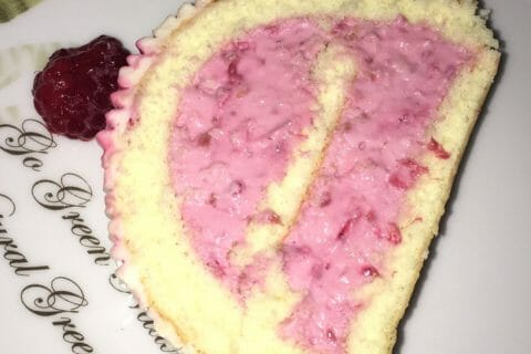 Cliquez pour zoomer ! Bûche de Noël framboises et chocolat blanc Thermomix par cooksandra