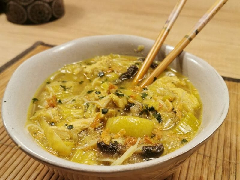 Cliquez pour zoomer ! Bouillon Chinois, poulet et poireaux Thermomix par Angélique