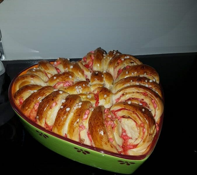 Brioche aux pralines roses