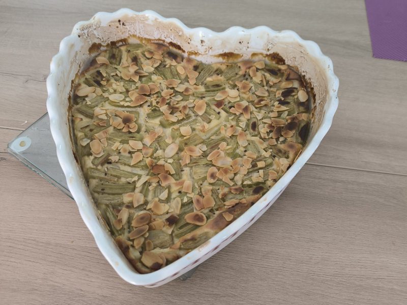 Cliquez pour zoomer ! Clafoutis à la rhubarbe Thermomix par Thaliepe74