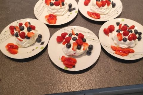 Cliquez pour zoomer ! Mini pavlova aux fraises Thermomix par Thaliepe74