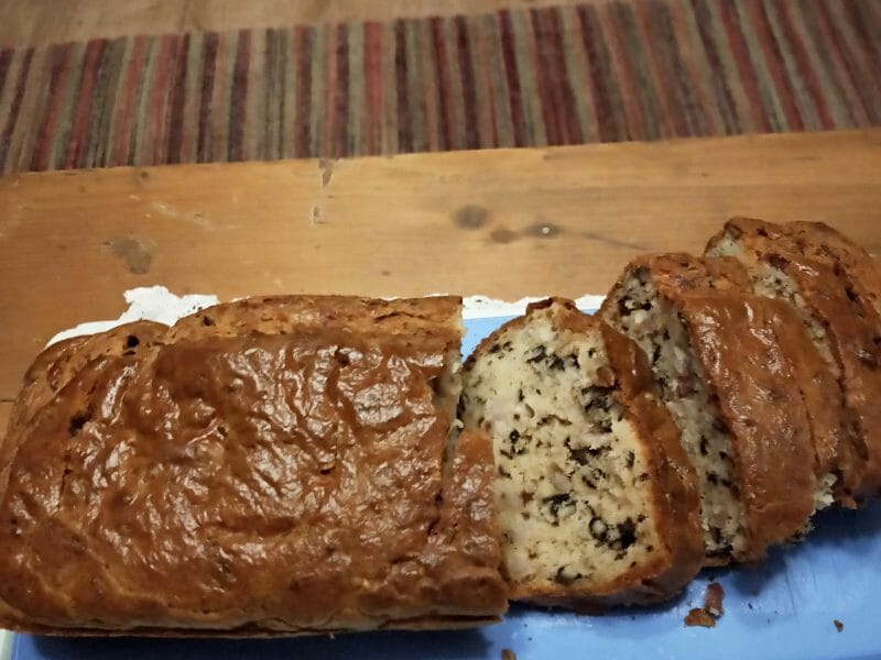 Cliquez pour zoomer ! Cake chèvre, noisettes et lardons Thermomix par caro_29