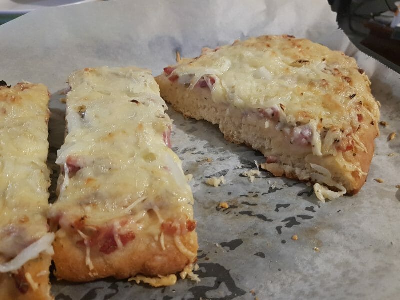 Cliquez pour zoomer ! Fougasse chèvre et lardons Thermomix par deydeyenbabois