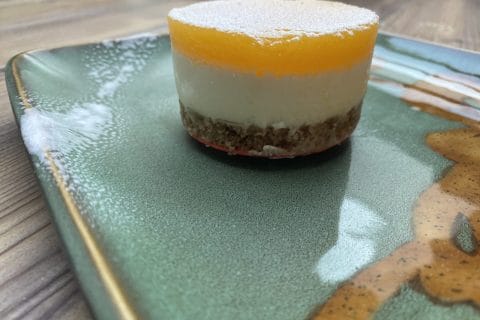 Cliquez pour zoomer ! Panna cotta citron sur sablé spéculoos et miroir de mangue Thermomix par Isabelle67